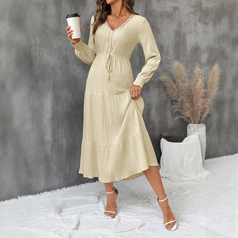 Damen Crinkle-Midikleid mit V-Ausschnitt, Knopfleiste, tailliertem Bindegürtel und Stufenrock EB
