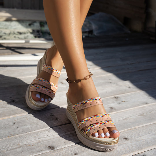 Damen Wedge-Pantoletten mit geflochtenem Riemendesign und modischen Akzenten EB