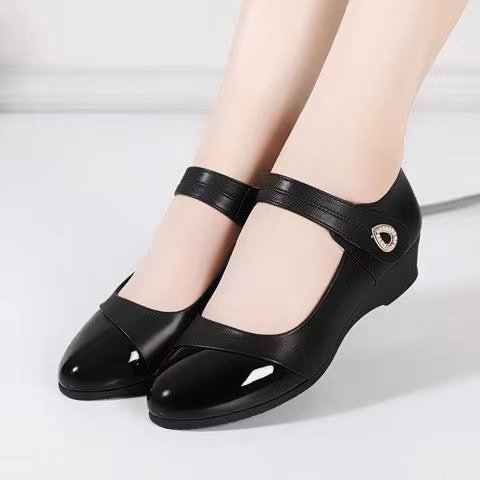 Damen Ballerinas mit modischem Riemen und eleganter Schuhspitze EB