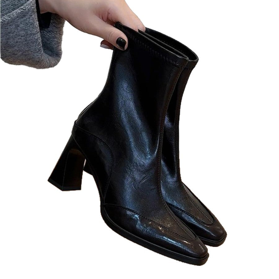 Damen elegante Stiefeletten mit hochmodischem Schnitt und robustem Blockabsatz EB