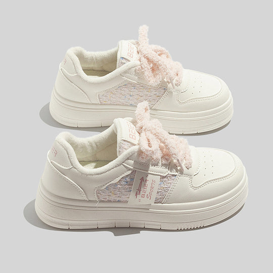 Damen Sneakers mit innovativem, weichem Innenfutter und speziellen Schnürdetails EB