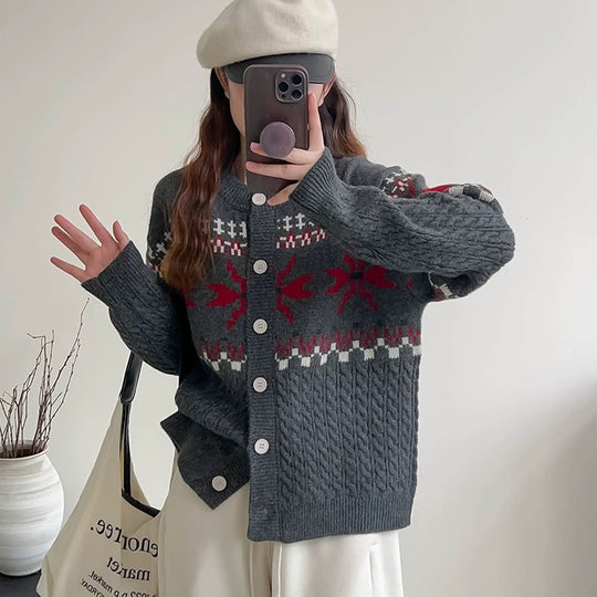 Damen Grobstrick-Cardigan mit dekorativem Zopfmuster und Knopfdetails EB