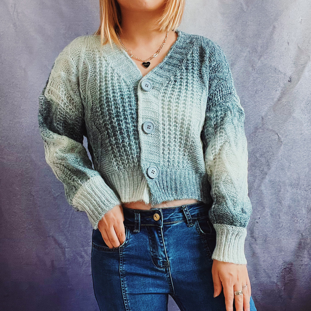 Damen Strickjacke mit romantischem Wellenmuster und Knopfdetails EB