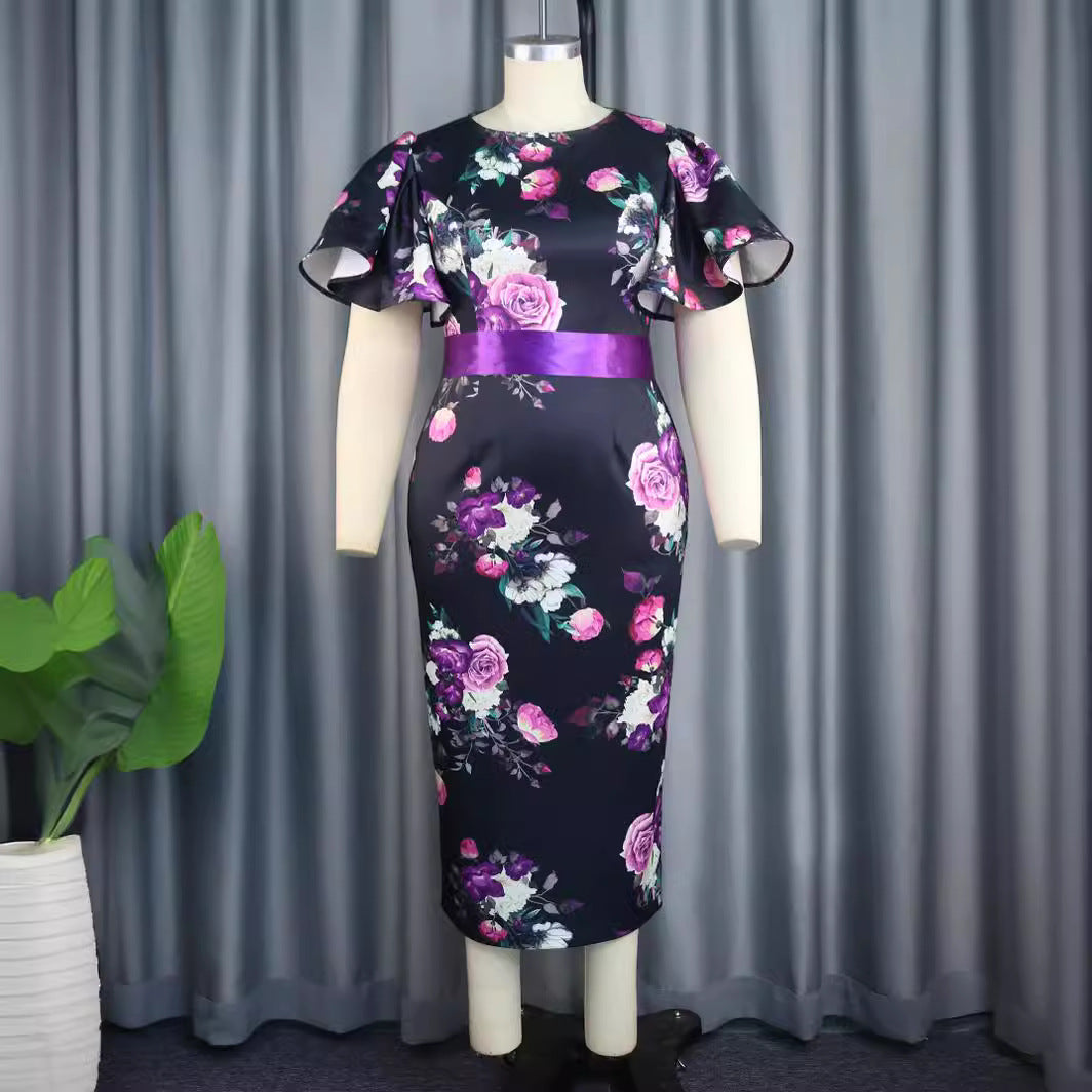 Damen figurbetontes Kleid mit floralen Akzenten EB