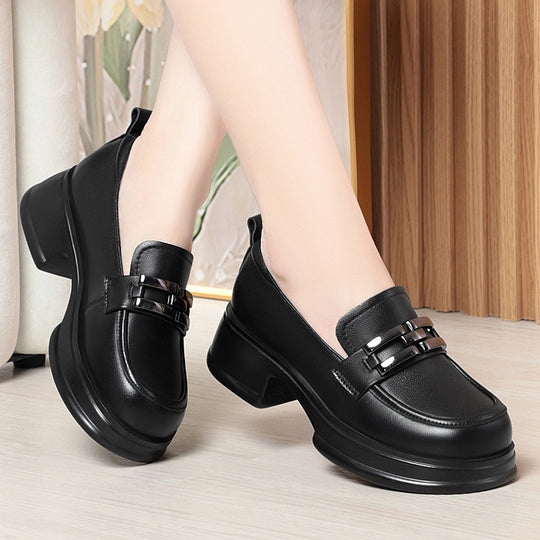 Damen Elegante Mokassins mit modischen Kettendetails EB