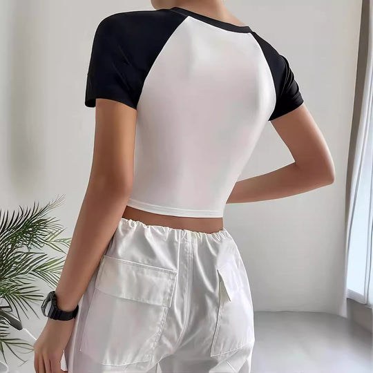 Damen Cropped T-Shirt mit auffälligem Druckdesign EB