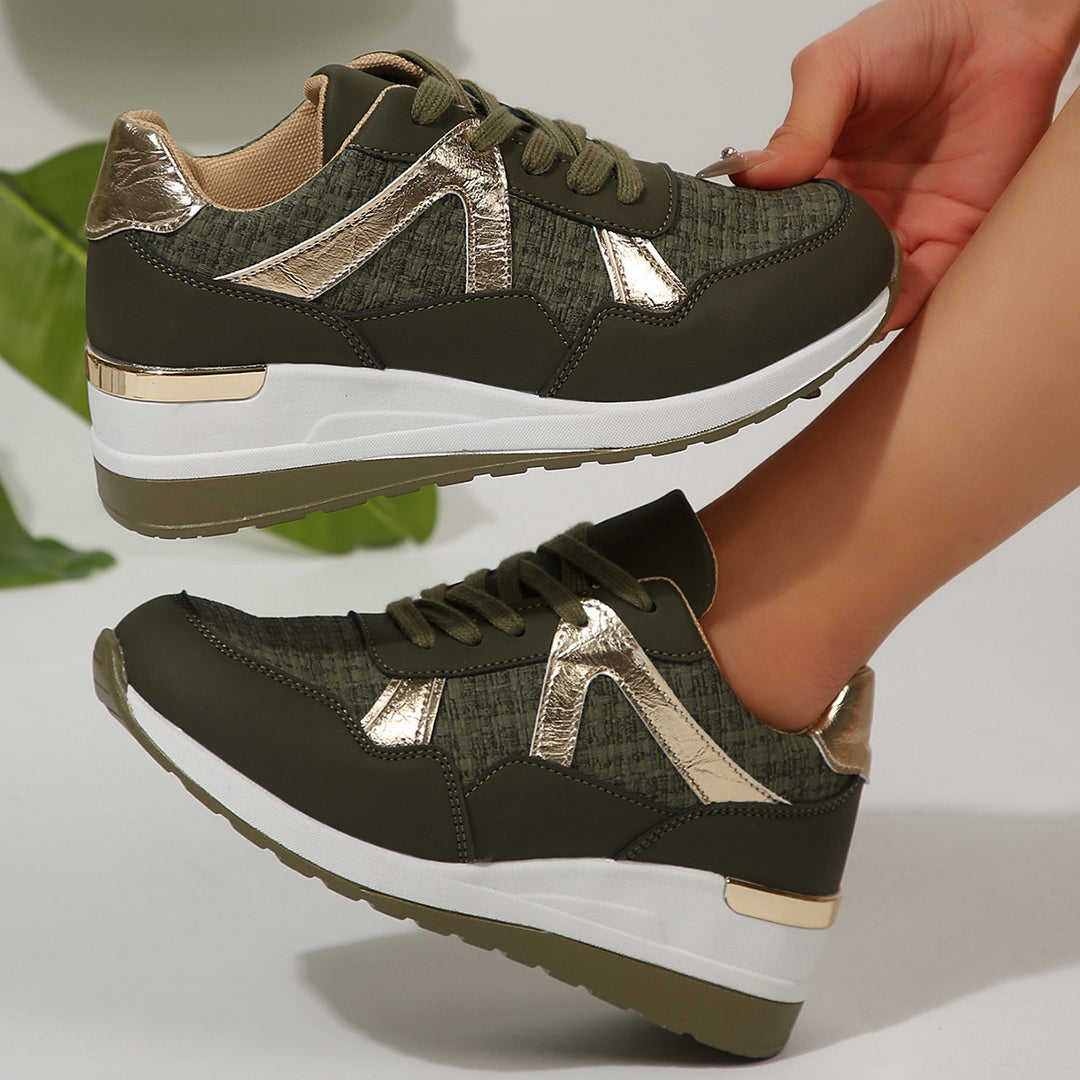 Damen sportlicher Keil-Sneaker mit gepolstertem Memory-Fußbett und eleganten Metallic-Akzenten EB