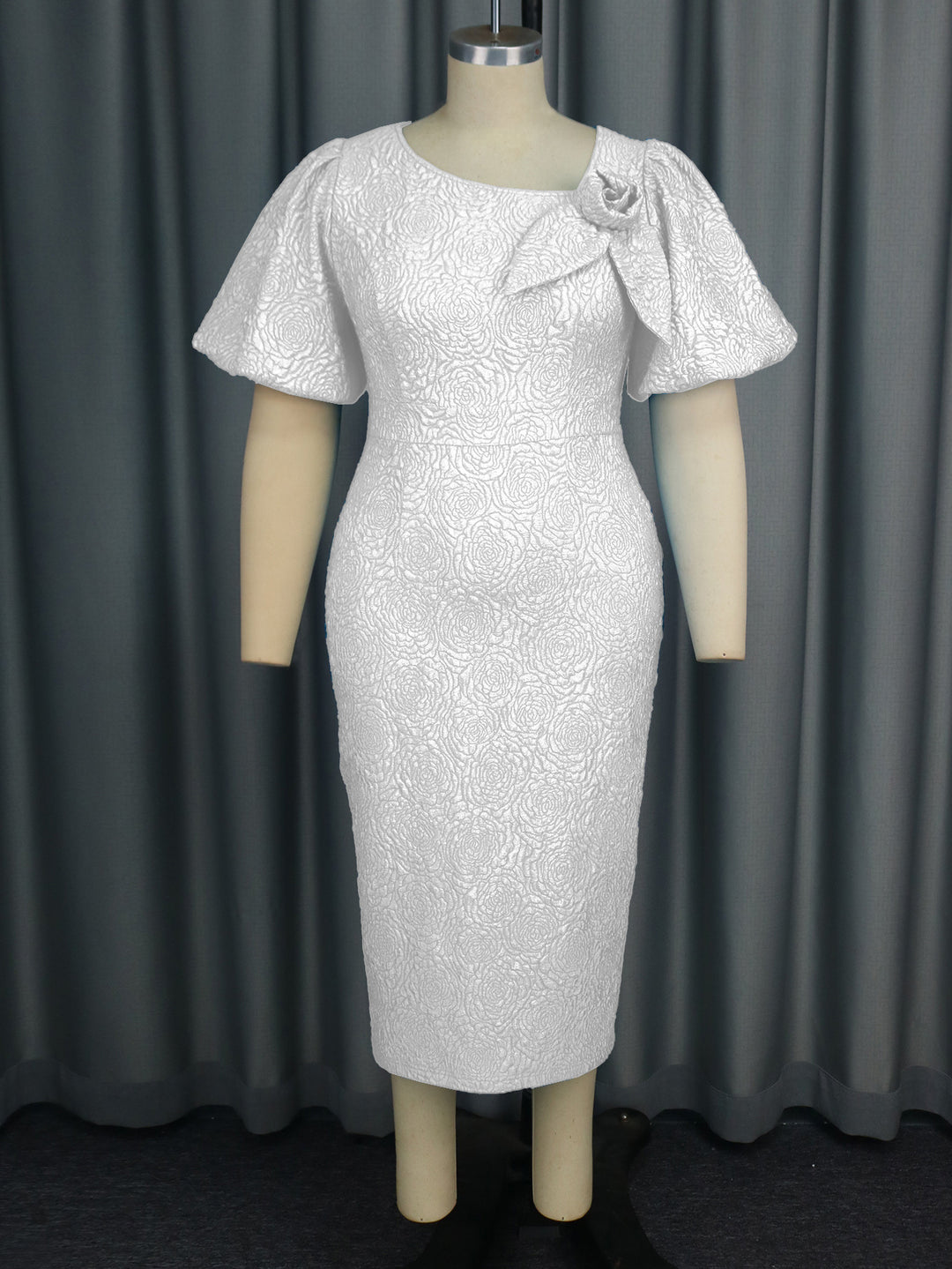 Damen elegantes Etuikleid mit fließenden Puffärmeln und Blumenapplikation EB