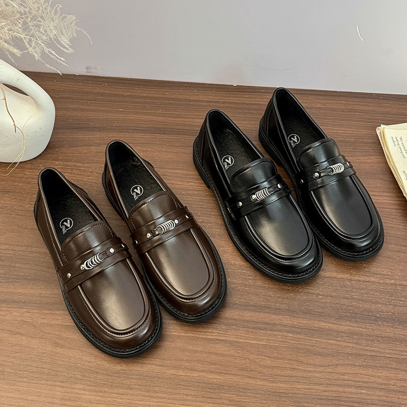 Damen elegante Loafers mit modischem Metall-Detail EB