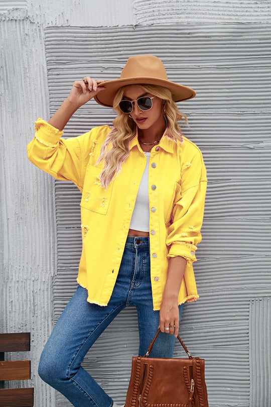 Damen Oversized Denim Jacke mit fransigen Details und Knopfleiste EB