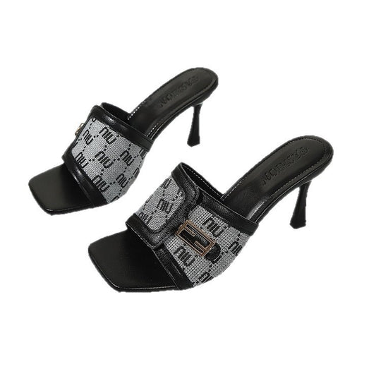 Damen elegante Slingback-Sandalen mit modischem Logo-Druck und schickem Absatz EB