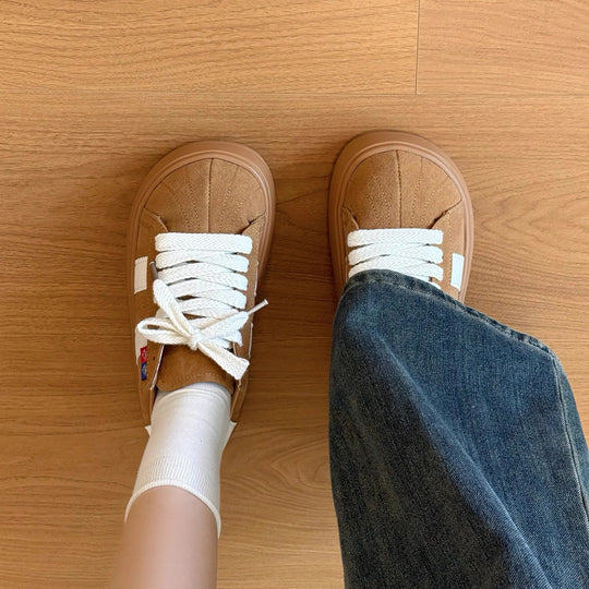 Damen Sportliche Sneaker mit robustem Wildleder-Obermaterial und stylisher Plateausohle EB
