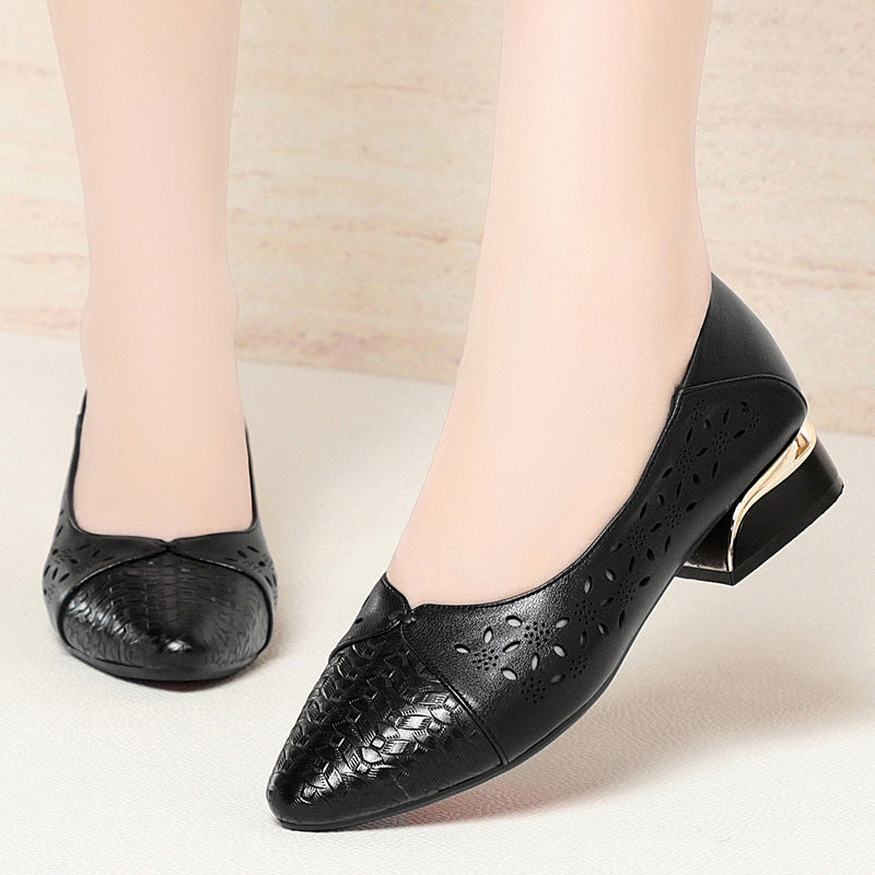 Damen Ballerinas mit dekorativem Lochdesign und elegantem Blockabsatz EB