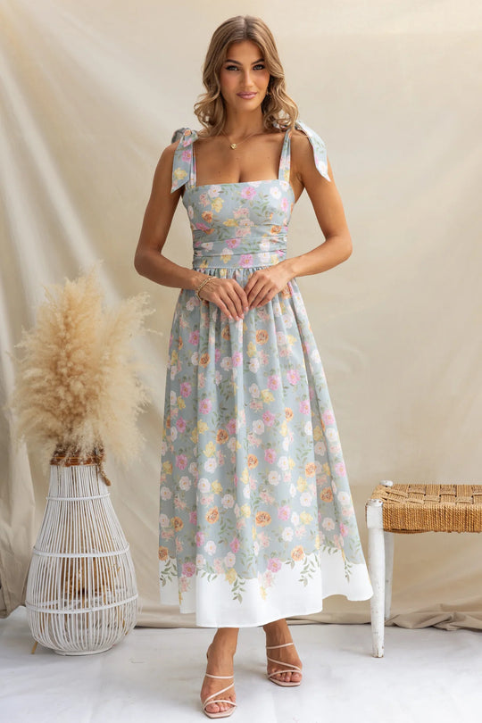 Damen Maxikleid mit verspielten Trägern und floralem Druck EB