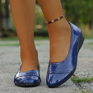 Damen Ballerinas mit elegantem Hochglanz-Lederober material und ergonomischer Laufsohle EB