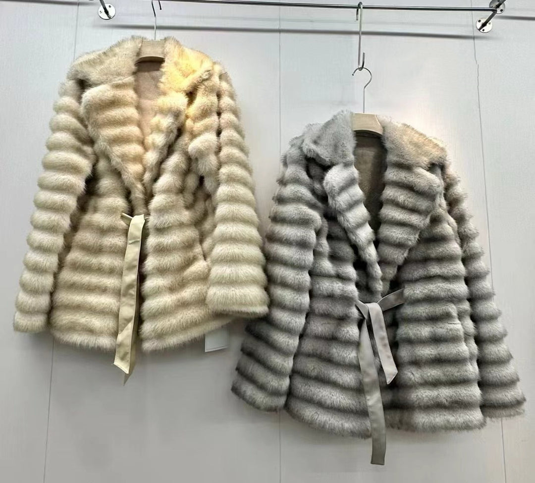Damen Flauschiger Boucle-Cardigan mit Bindegürtel und weitem Schnitt EB