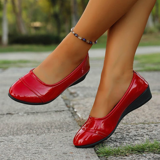 Damen Ballerinas mit elegantem Hochglanz-Lederober material und ergonomischer Laufsohle EB
