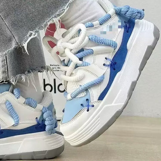 Damen Sportliche Sneakers mit innovativen Akzenten und rutschfester Sohle EB