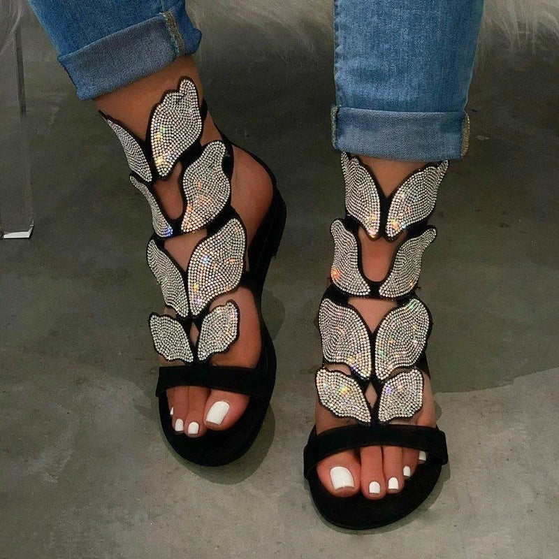 Damen Glamouröse Strandsandalen mit funkelnden Schmuckdetails EB
