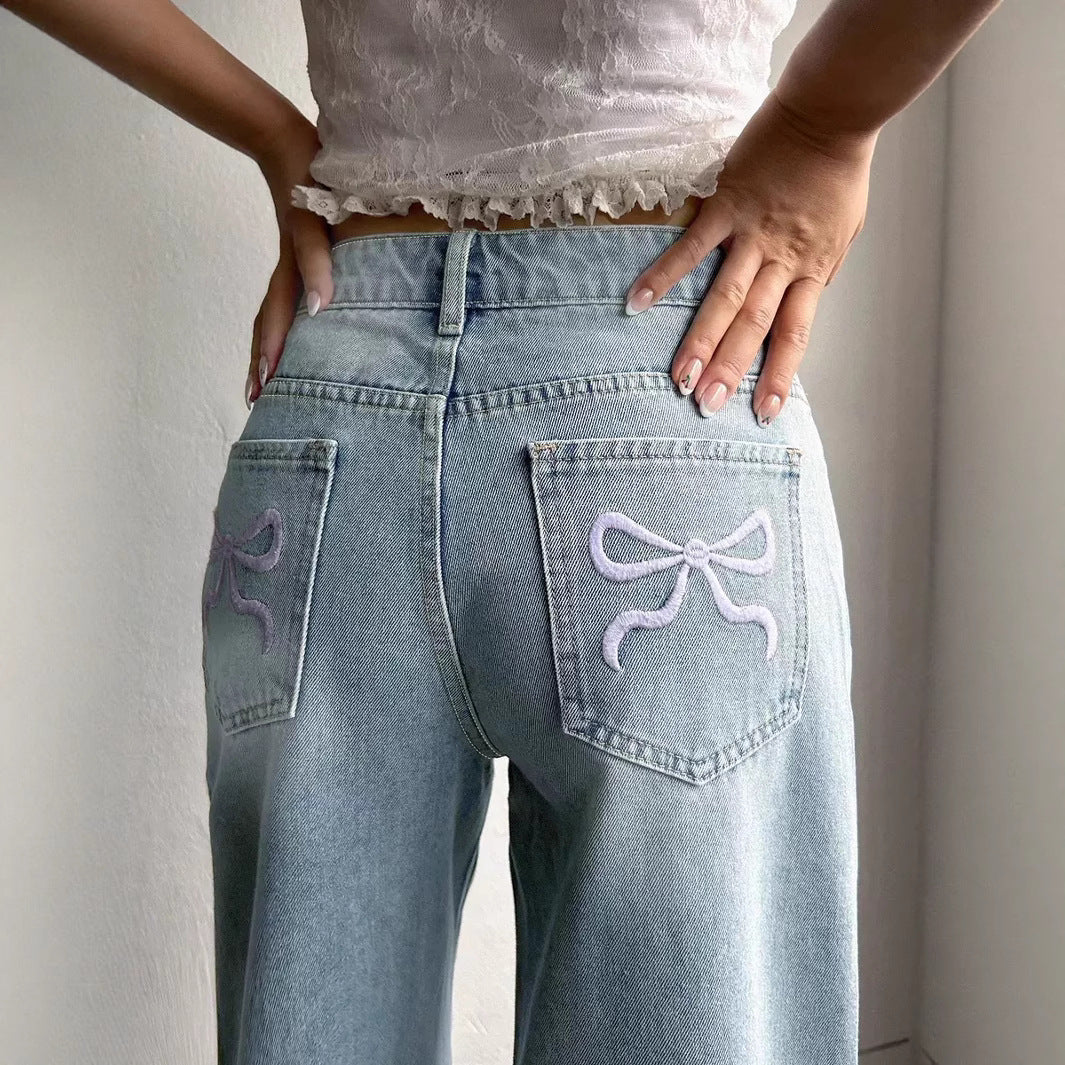 Damen Weite Jeans mit lässigem Schnitt und fransigen Säumen EB