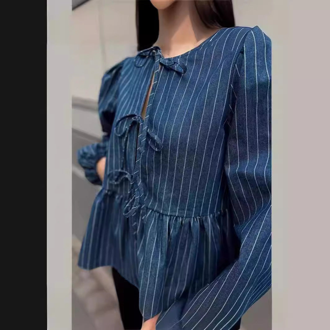 Damen modisches Denim-Oberteil mit taillierter Silhouette und Volant EB