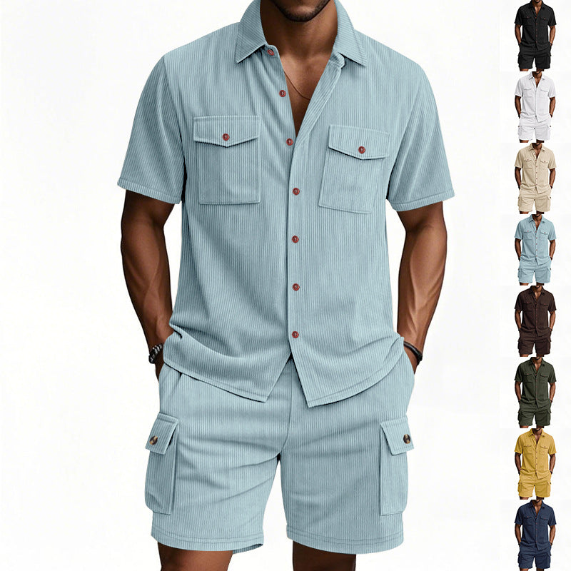 Herren komfortables Freizeitoutfit mit Kurzarmhemd und lockeren Shorts EB