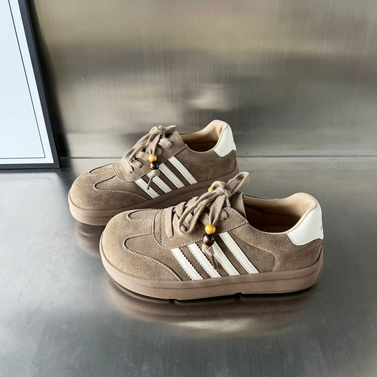 Damen Sneakers aus weichem Wildleder mit modischen Akzenten EB