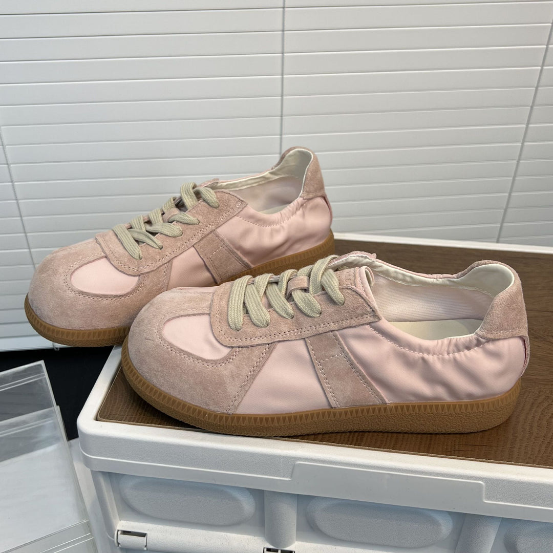 Damen Sportliche Sneakers mit elegantem Satin-Obermaterial EB