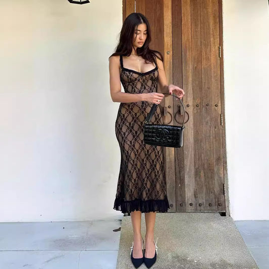 Damen Spitzen-Nachtkleid mit Rüschen und dekorativen Trägern EB