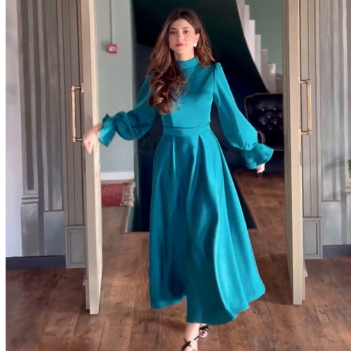 Damen Fließendes Abendkleid mit eleganten Puffärmeln und hohem Kragen EB
