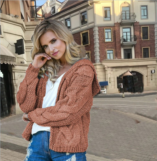 Damen Strickjacke mit Kapuze und modernem Zopfmuster EB
