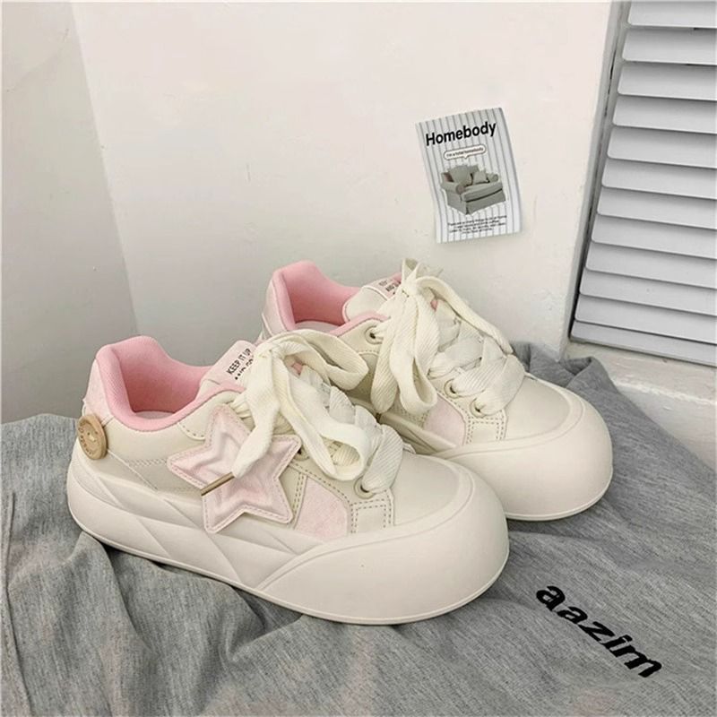 Damen Sneakers mit trendigem Sternen-Applikation und komfortabler Laufsohle EB