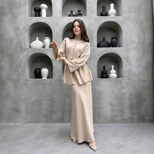 Damen Elegantes Kleid mit Rüschendetails und Knopfleiste EB