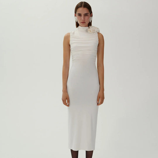 Damen figurbetontes Abendkleid mit asymmetrischem Kragen und floraler Applikation EB