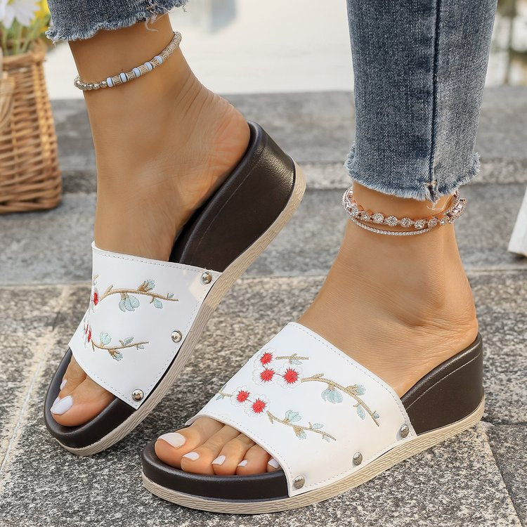 Damen modische Sandalen mit floralem Kunstlederdesign und rutschfester Sohle EB
