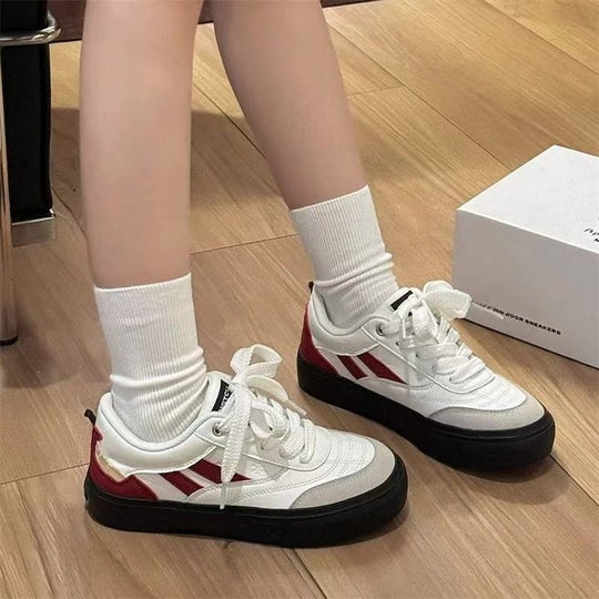 Damen Sneakers im sportlichen Design mit atmungsaktiven Mesh-Einsätzen und dämpfender Sohle EB