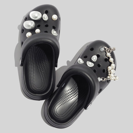 Damen Modische Clogs mit dekorativen Perlen und einzigartigem Design EB