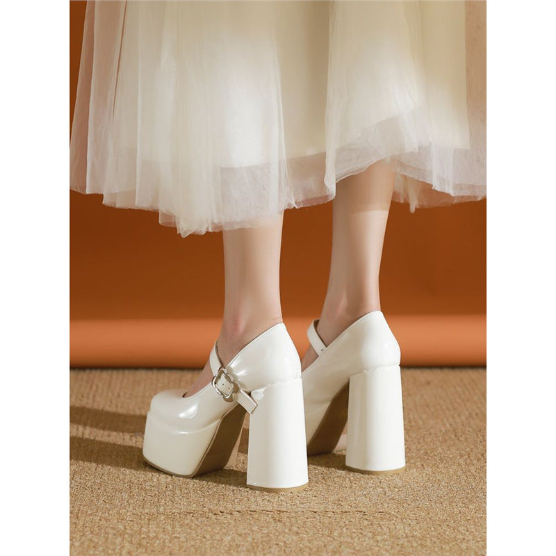 Damen Plateau-Pumps mit Rundschnürung und eleganter Schnalle EB