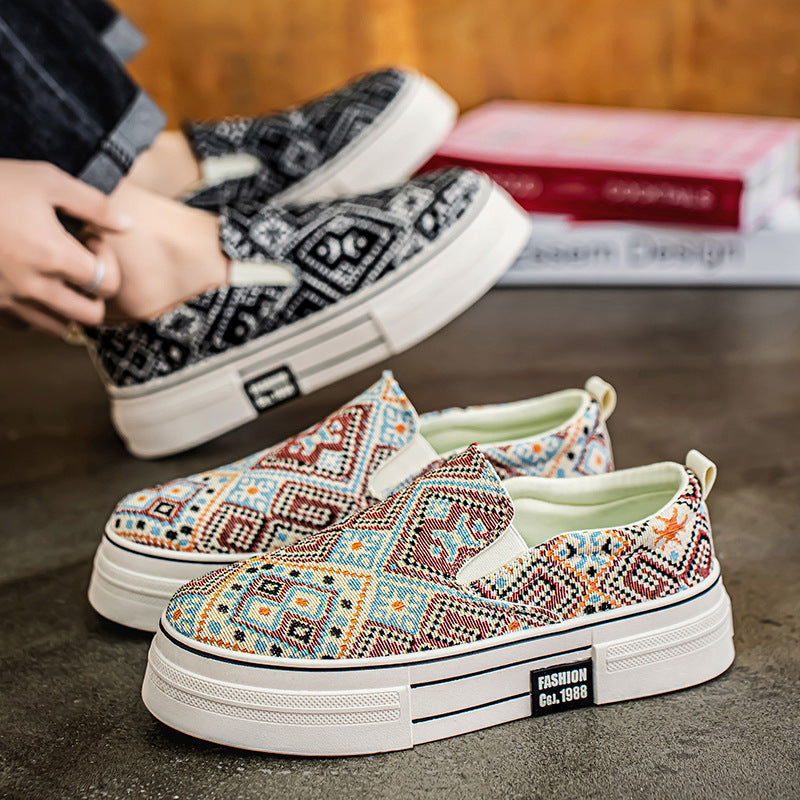 Damen Modische Slip-On Sneakers mit einzigartigem gewebtem Design EB