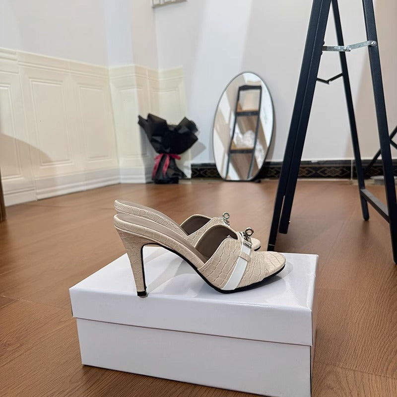 Damen Sling-Pumps mit elegantem Kettenakzent und modischem Schlangenlederdesign EB