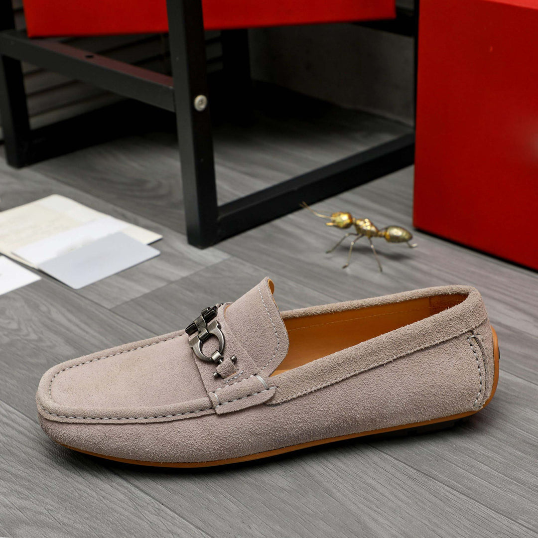 Damen Mokassin mit elegantem Zierdetail und hochwertiger Wildlederoberfläche EB