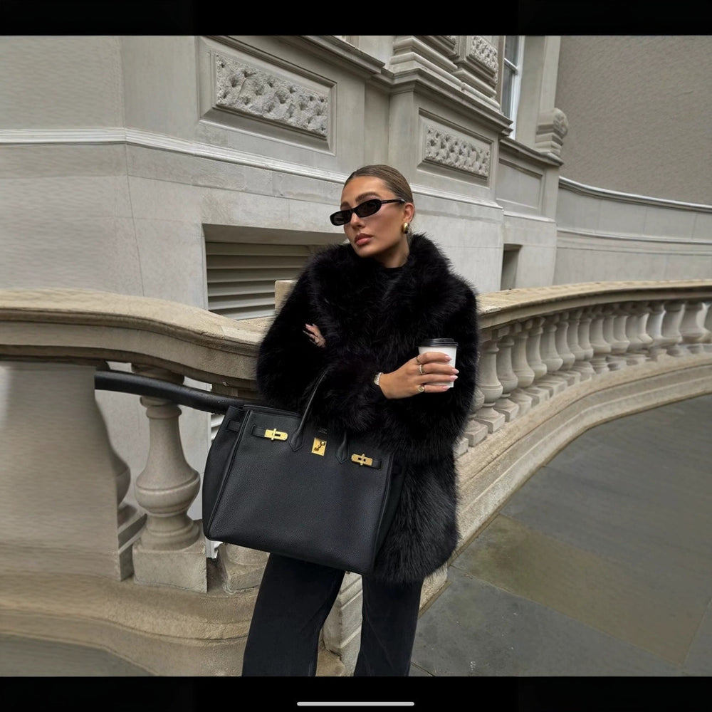 Damen Eleganter Oversized Kunstpelzmantel mit weit geschnittenen Ärmeln EB