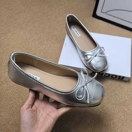 Damen Ballerinas mit glänzender Oberfläche und verspieltem Schleifen-Detail EB