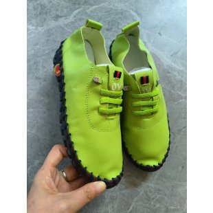 Damen  leichte Alltags-Slipper-Sneaker mit verdeckter Schnürung, elastischem Einstieg und griffiger Trailsohle EB