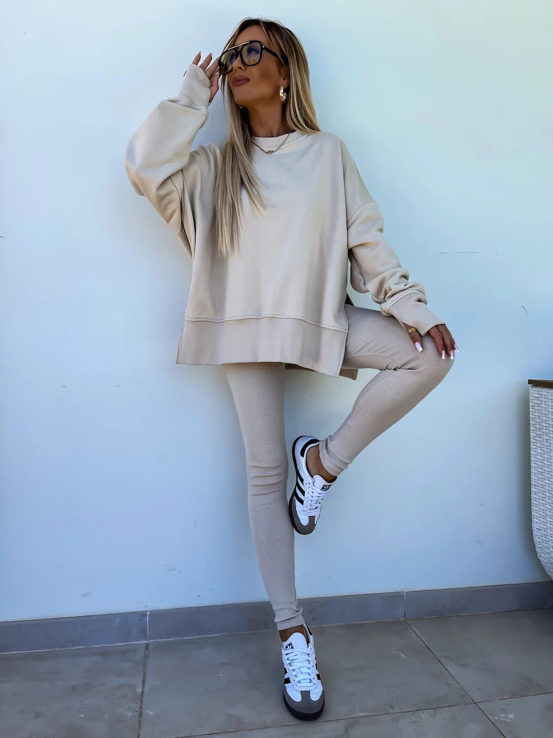 Damen nan Oversize Sweatshirt mit taillierten Rib-Leggings Set EB