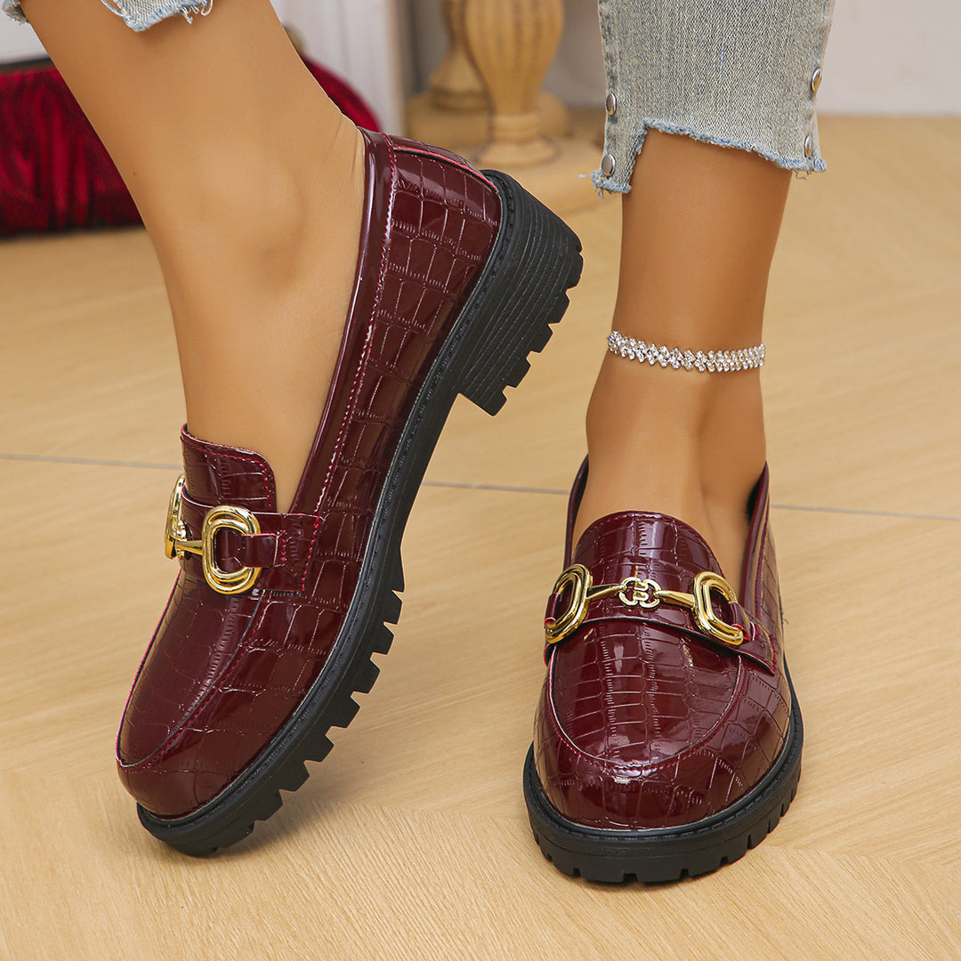 Damen nan glänzende Krokoprägung Loafer mit profilierter Traktorsohle und goldener Zierschnalle EB