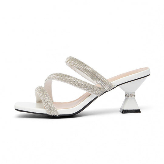 Damen Sandalen mit funkelnden Strassdetails und eleganter Blockabsatzform EB