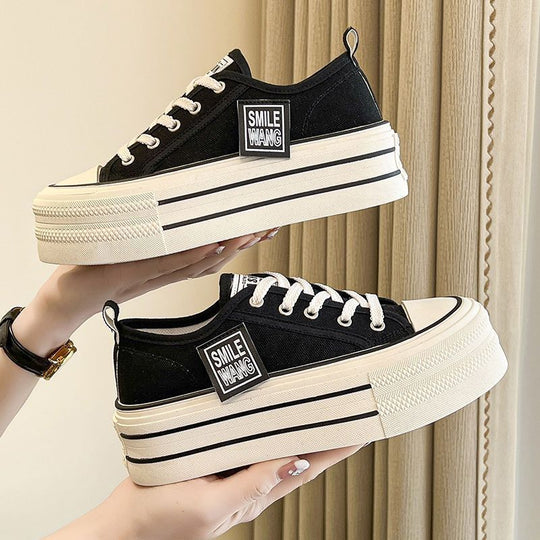 Damen Plateau-Sneaker im trendigen Design mit kontrastierenden Textilien und hoher Sohle EB
