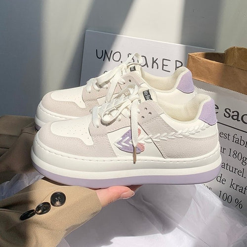 Damen Modische Sneakers mit elegantem Kragen und einzigartigen Design-Details EB