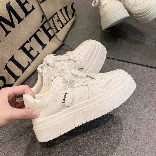 Damen Plattform-Sneaker mit dämpfender Laufsohle und eleganter Schnürung EB